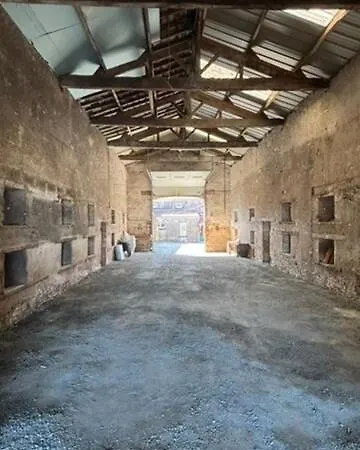 Grande Maison De Groupe *