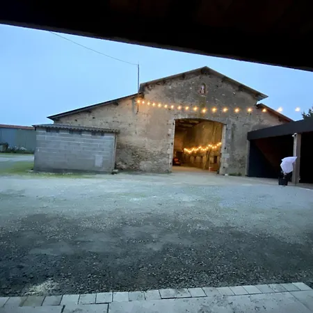Grande Maison De Groupe *